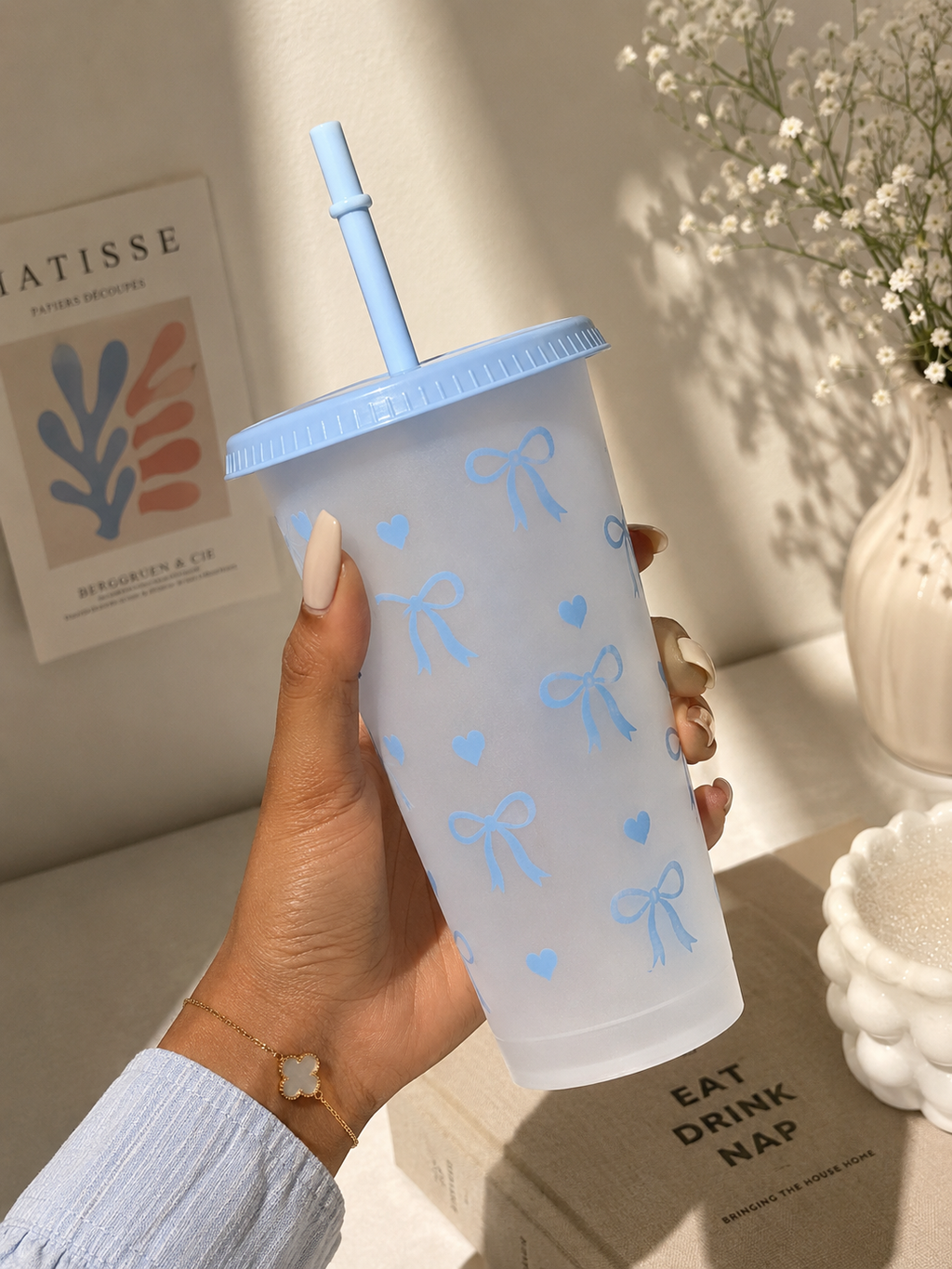 700ml Plastic Cup (Bow)